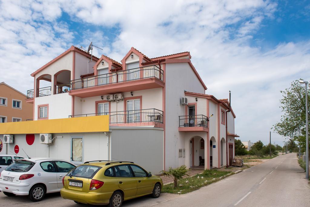 Apartmani Krka Rooms لازوفاك المظهر الخارجي الصورة